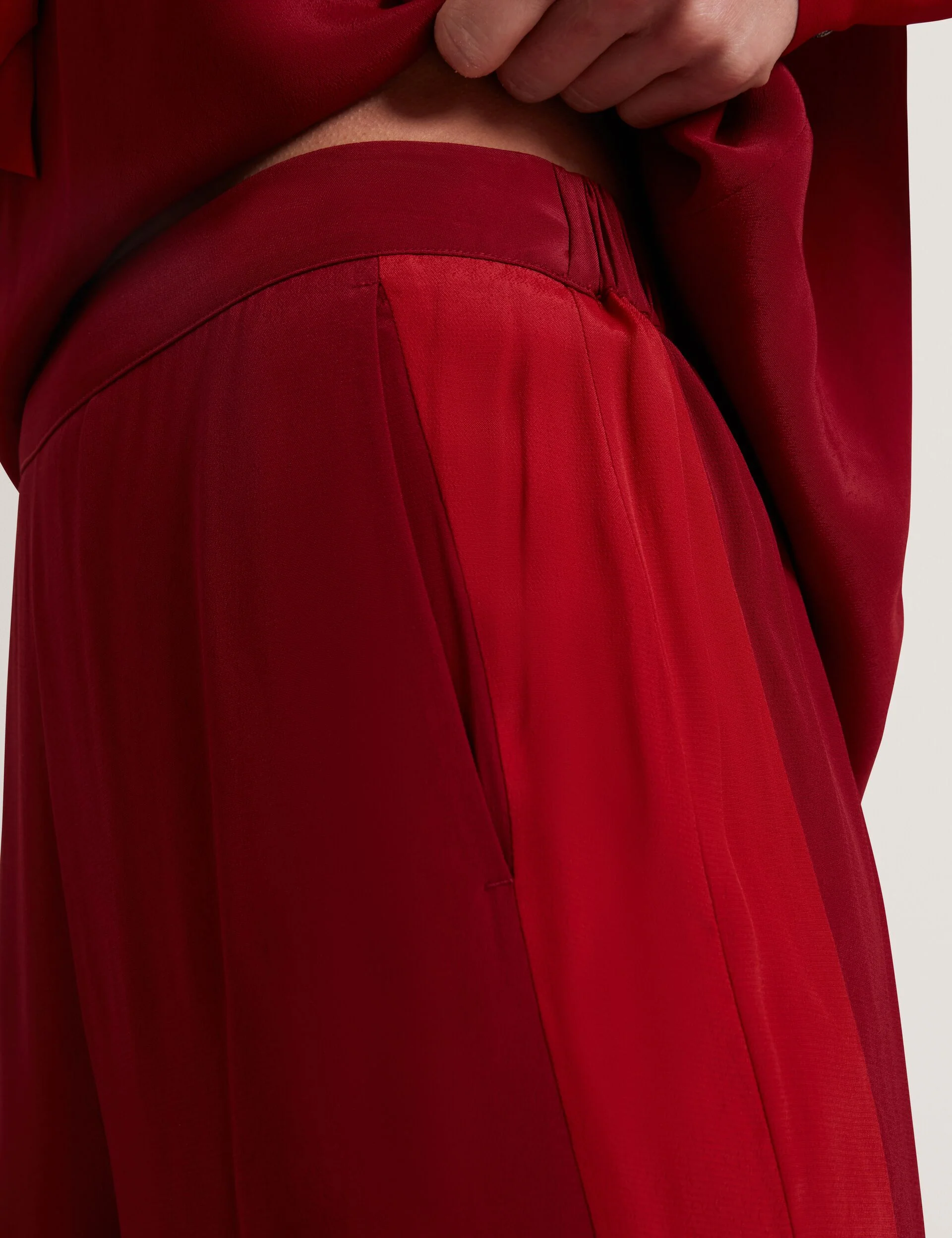MIRANNA | DARK RED - Image 4